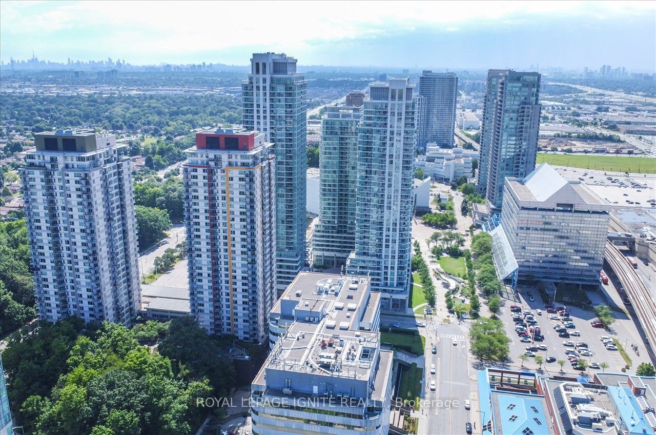 60 Town Centre Crt, unit 306 for rent