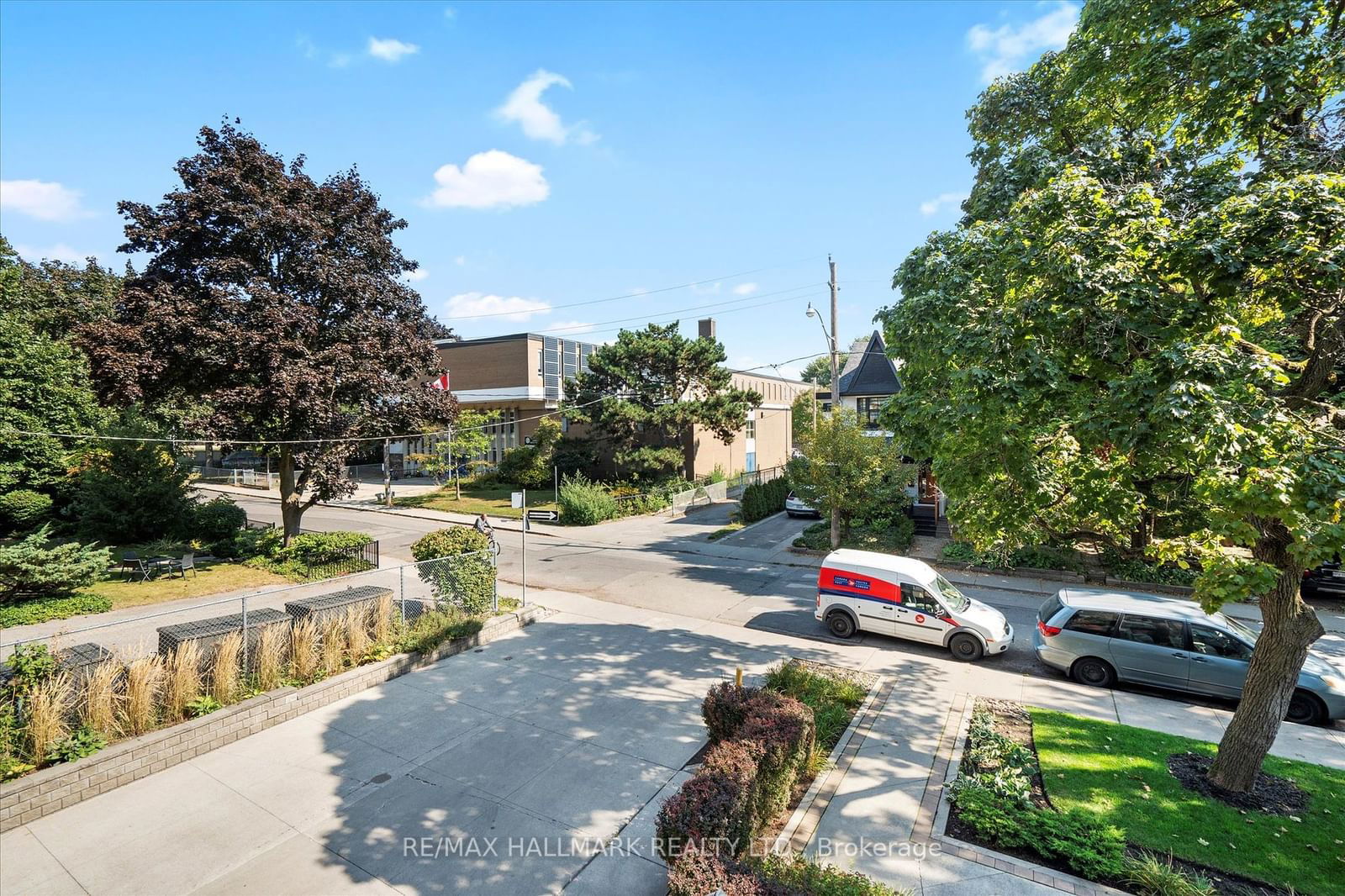 66 Kippendavie Ave, unit 203 for sale