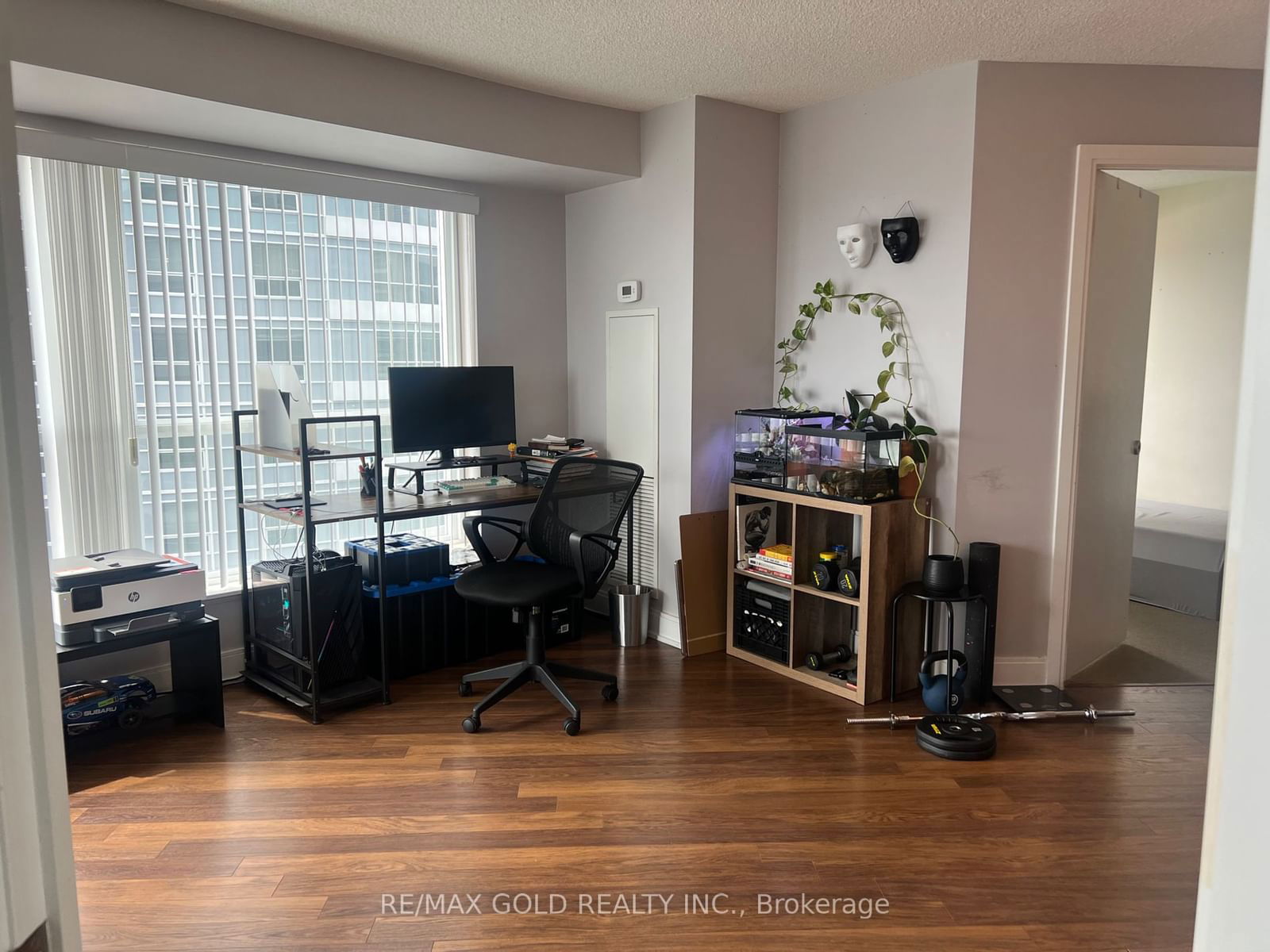 135 Village Green Sq, unit 2518 for rent