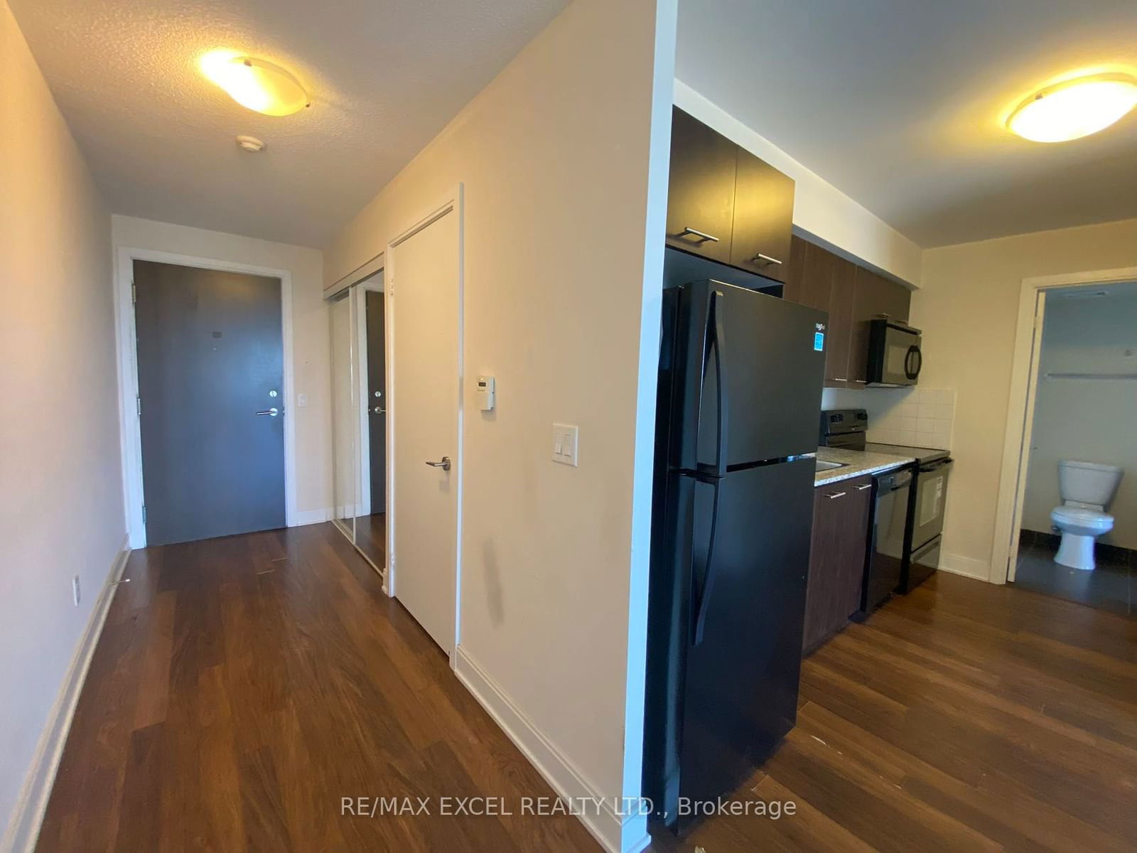 125 Village Green Sq, unit 3901 for rent