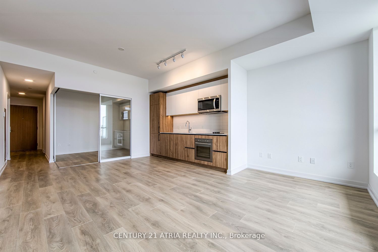 150 Logan Ave, unit 705 for sale