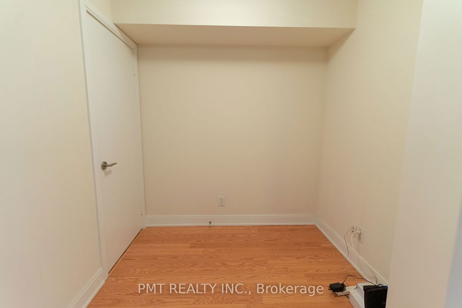 135 Village Green Sq, unit 3925 for rent