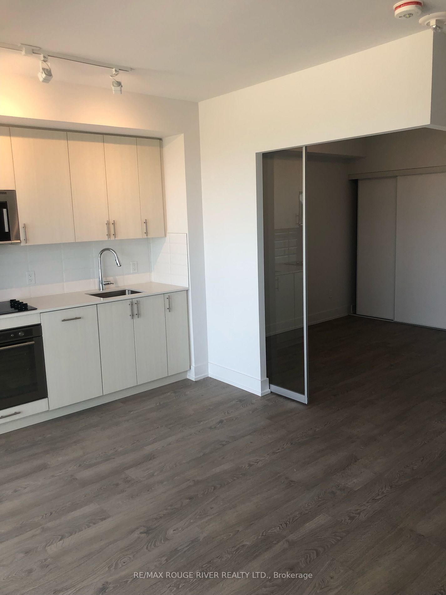 2550 Simcoe St, unit 1520 for rent