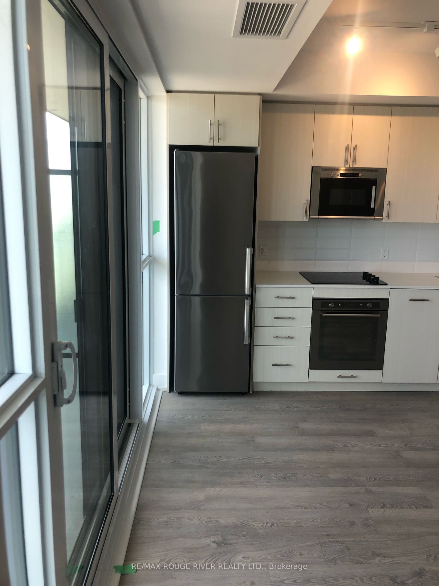 2550 Simcoe St, unit 1520 for rent