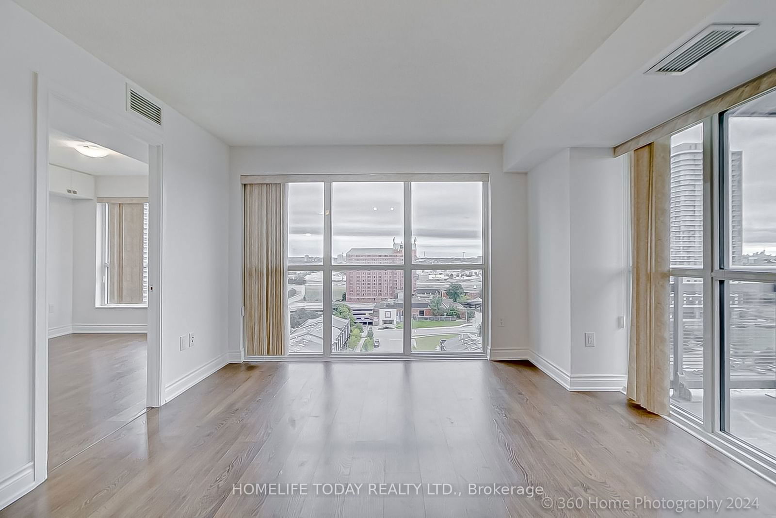 275 Village Green Sq, unit 1323 for sale