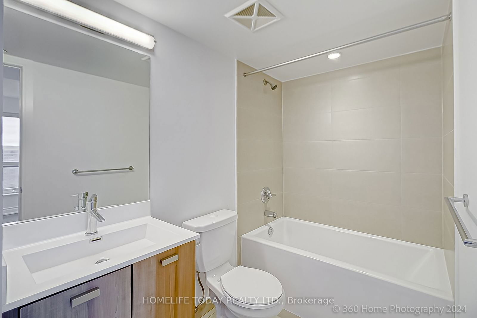 275 Village Green Sq, unit 1323 for sale