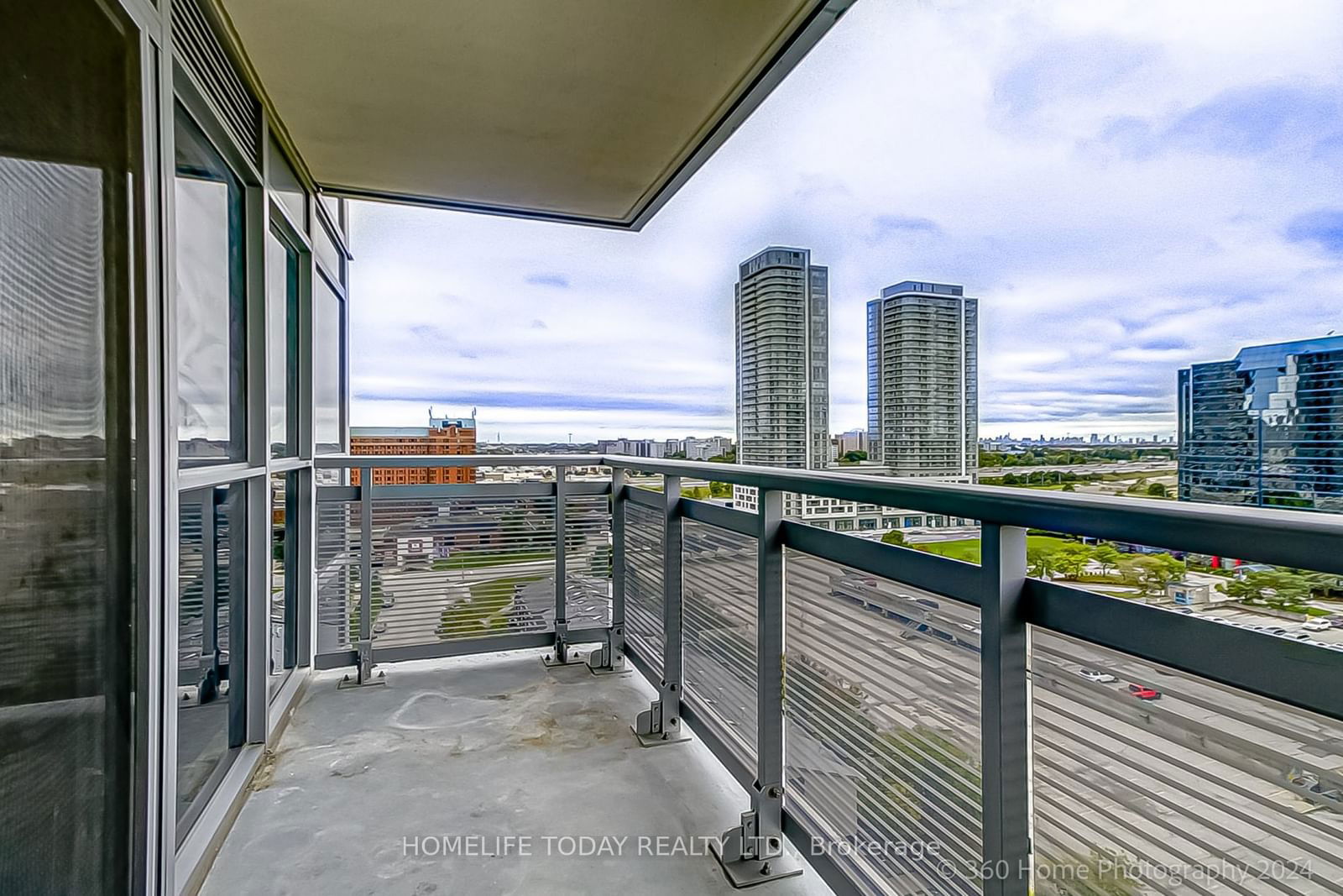 275 Village Green Sq, unit 1323 for sale