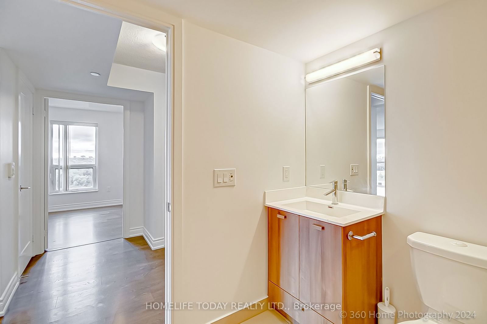 275 Village Green Sq, unit 1323 for sale