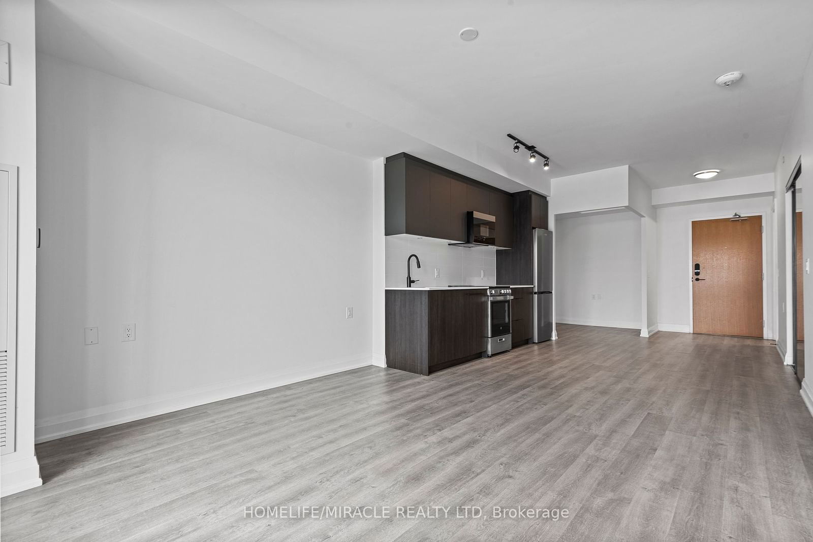 2369 Danforth Ave, unit 601 for rent