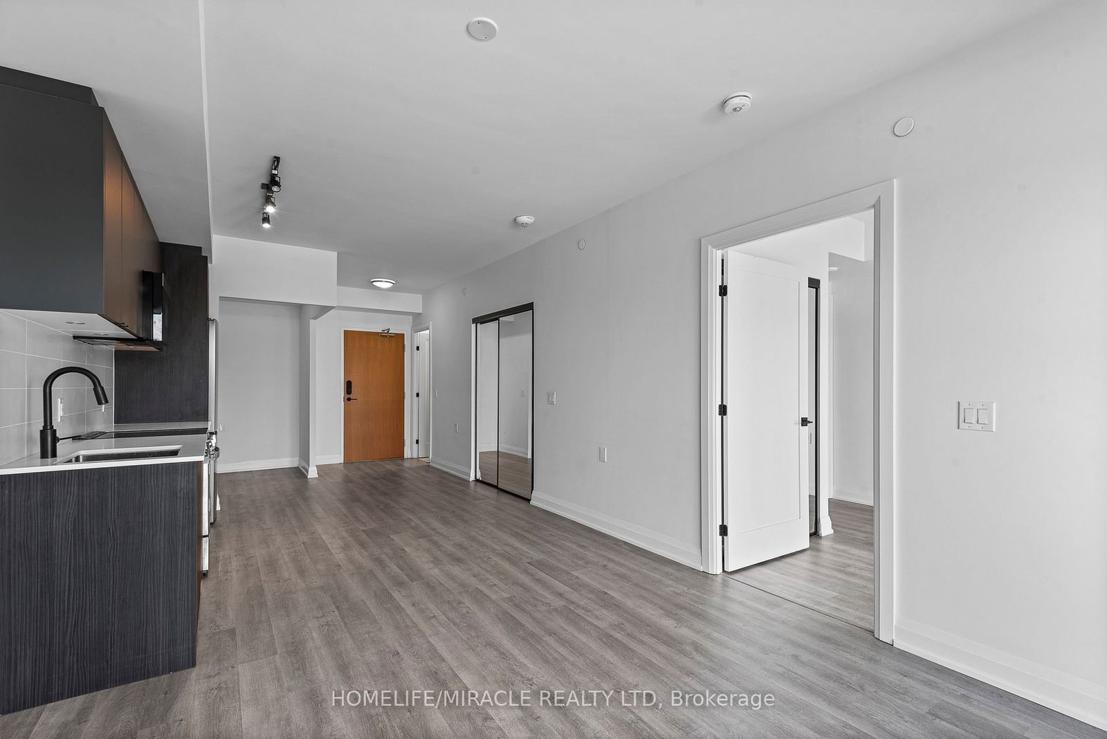 2369 Danforth Ave, unit 601 for rent