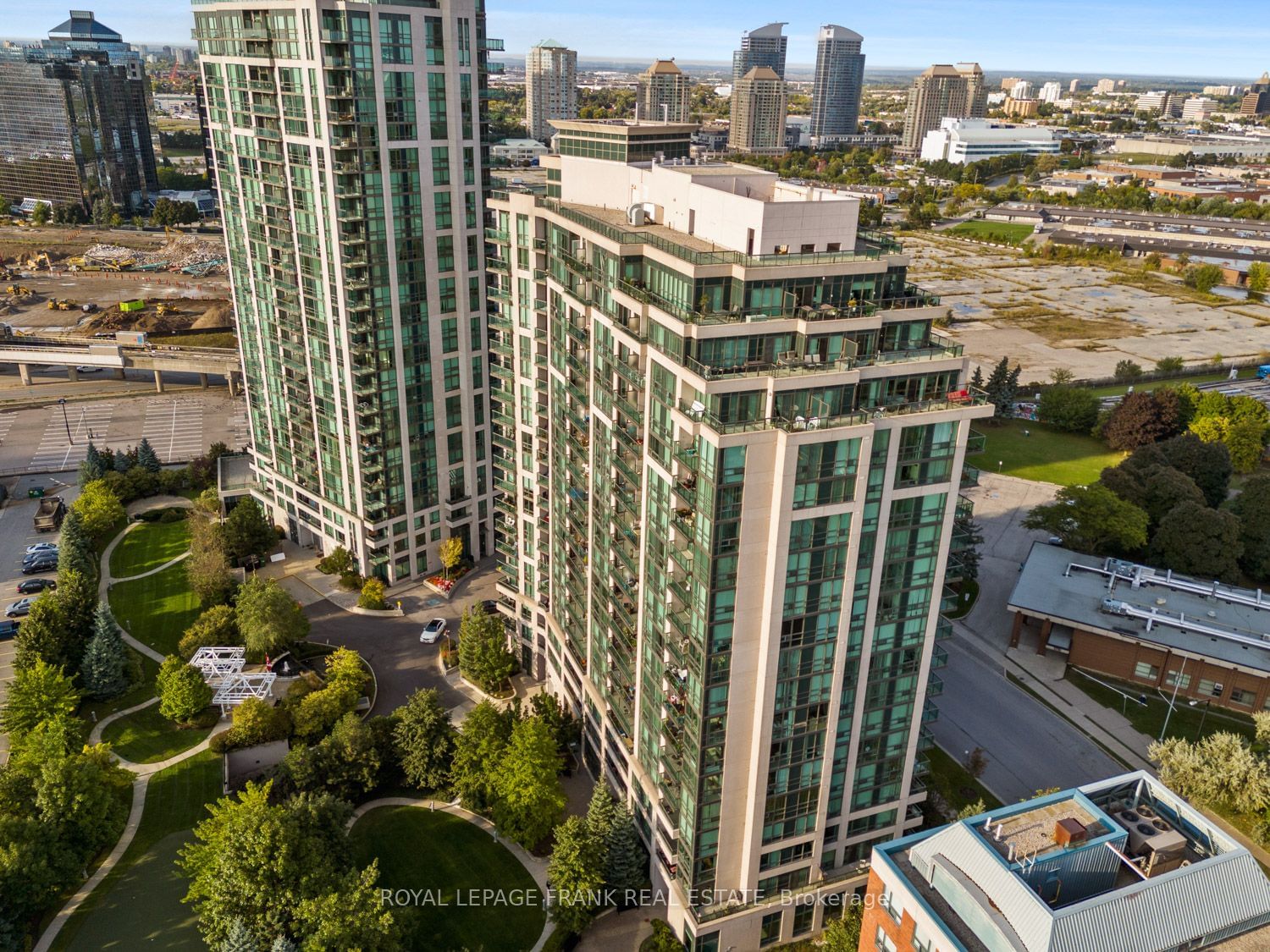 68 Grangeway Ave, unit 816 for sale