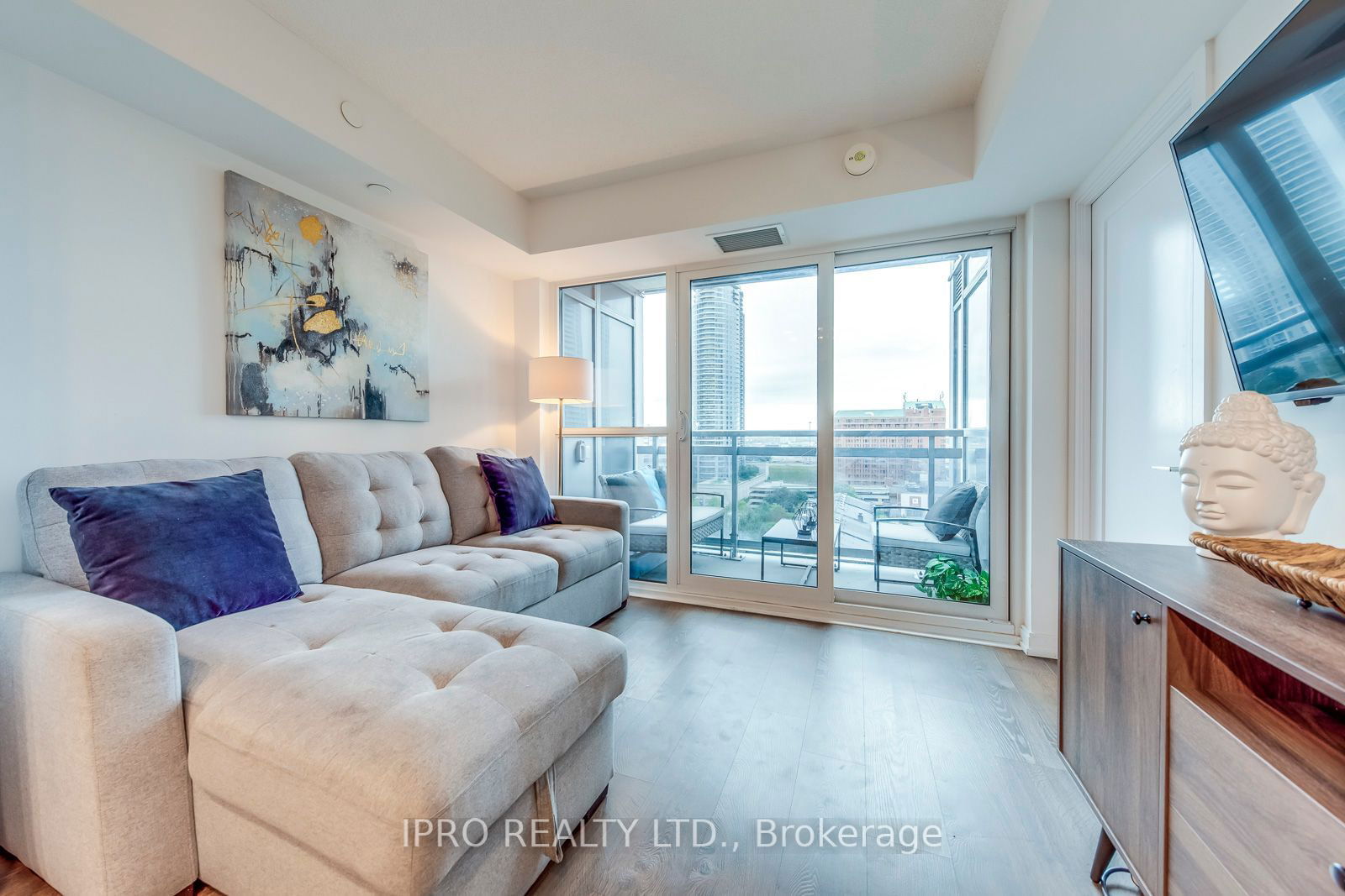 275 Village Green Sq, unit 1015 for sale