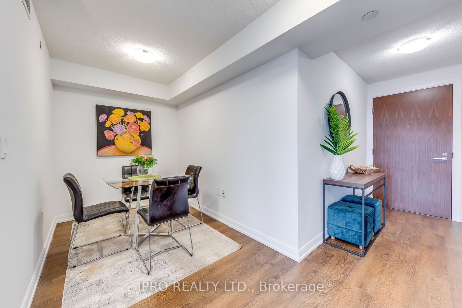 275 Village Green Sq, unit 1015 for sale