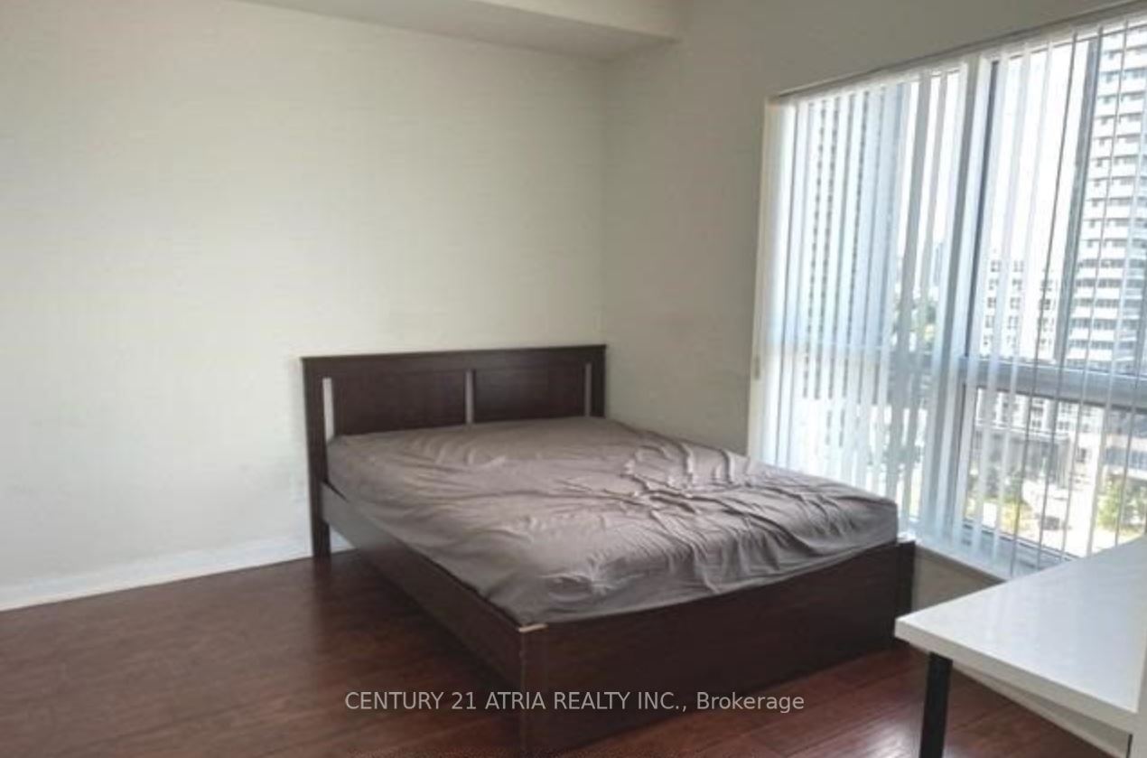 151 Village Green Sq, unit 1208 for rent