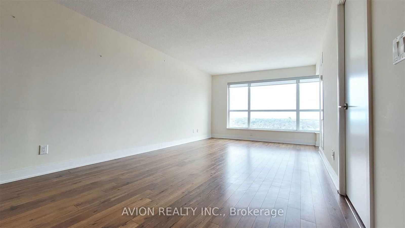 125 Village Green Sq, unit 1912 for rent