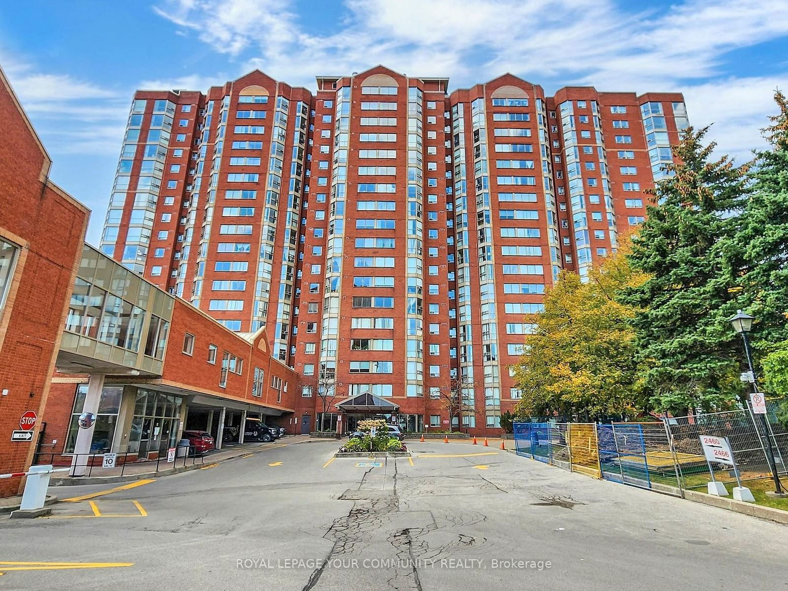 2460 Eglinton Ave E, unit 1017 for sale