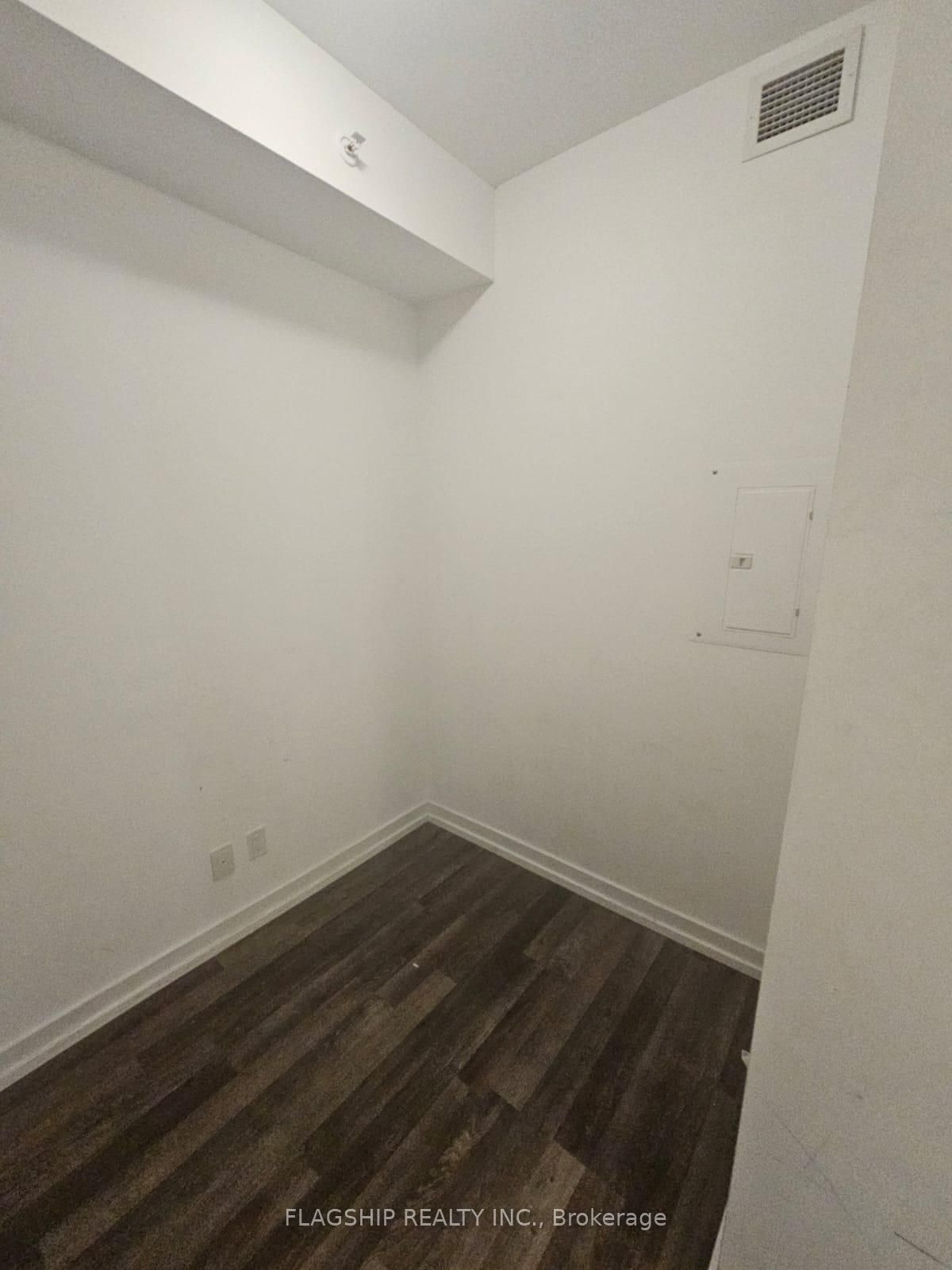 3560 St. Clair Ave E, unit 203 for rent