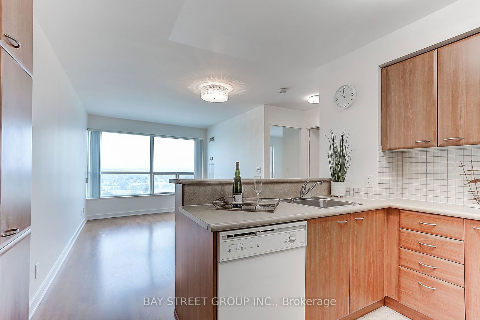 38 Lee Centre Dr, unit 1815 for sale