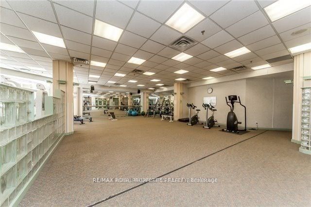 88 Corporate Dr, unit 718 for rent