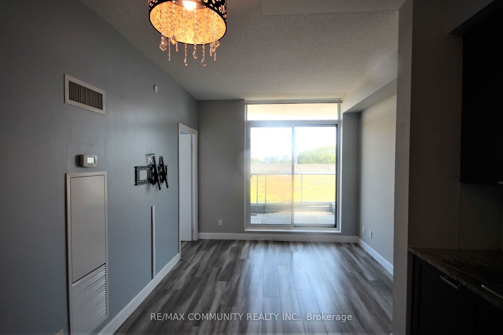 1328 Birchmount Rd, unit 311 for rent