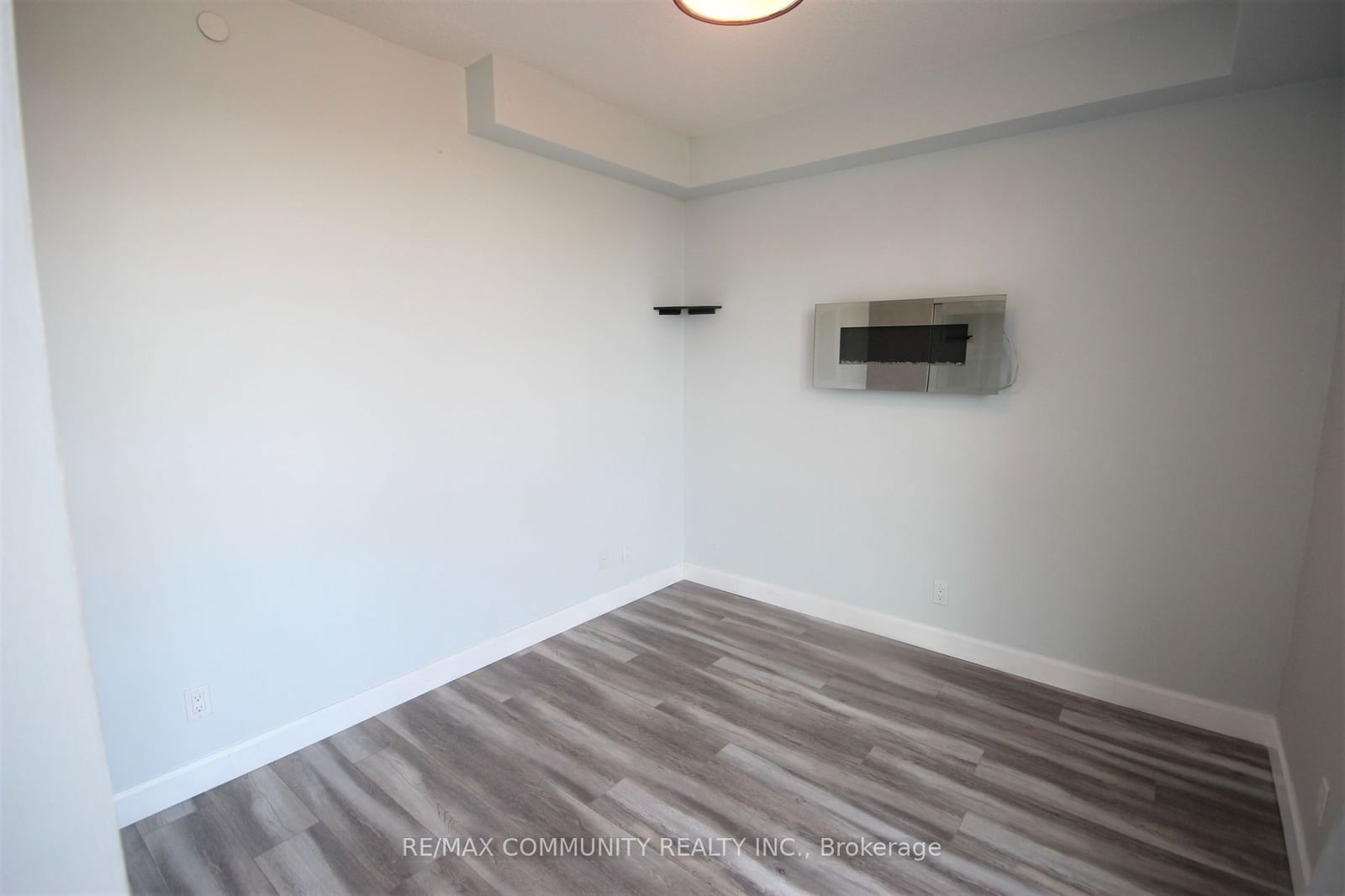 1328 Birchmount Rd, unit 311 for rent