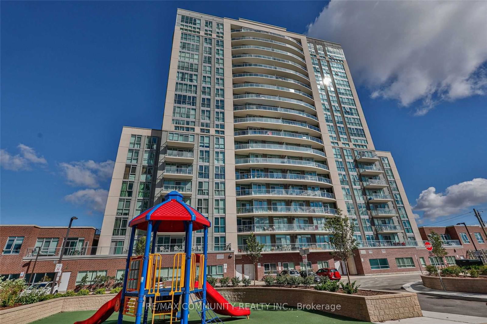 1328 Birchmount Rd, unit 311 for rent