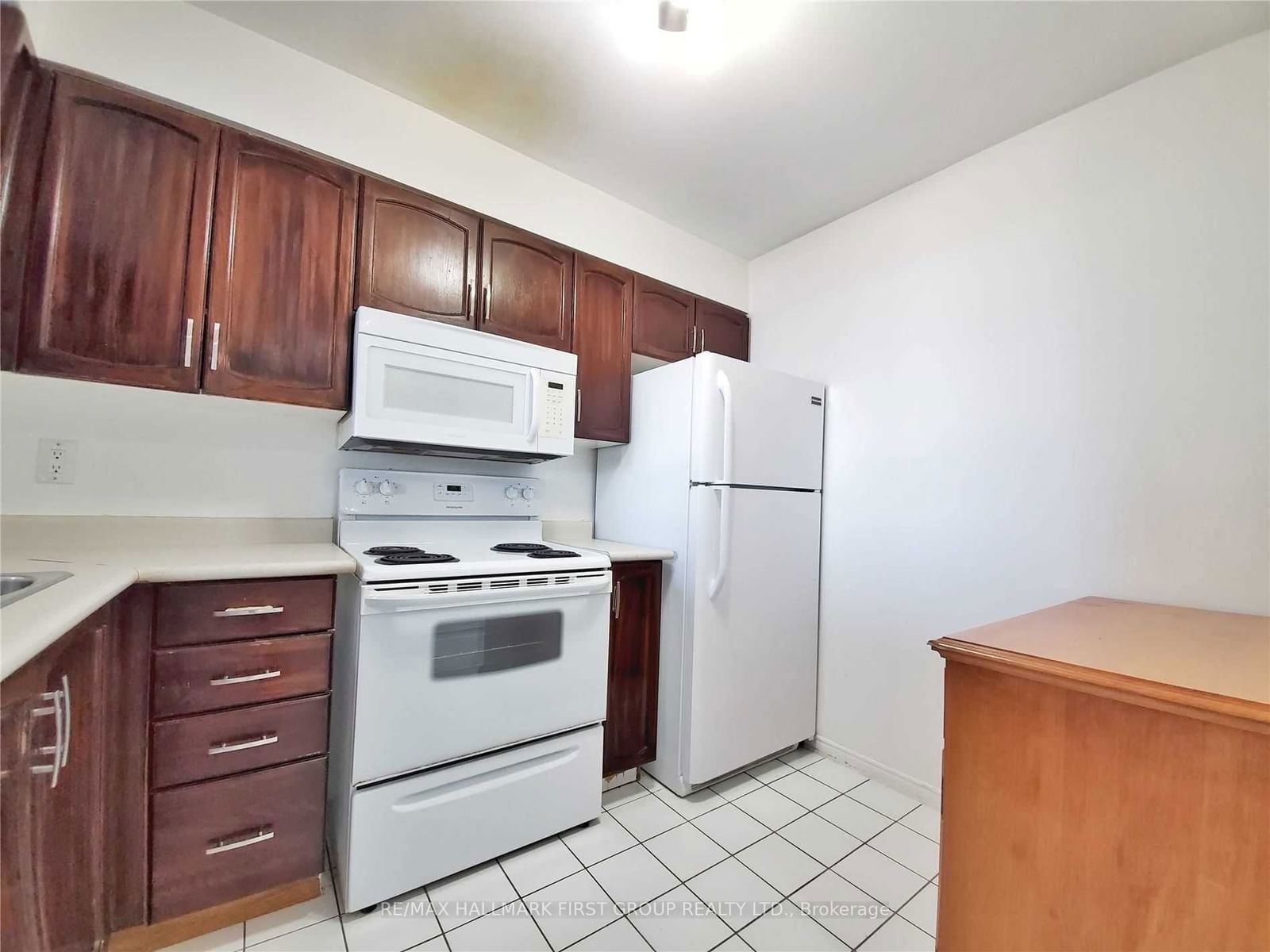 480 Mclevin Ave, unit 705 for rent