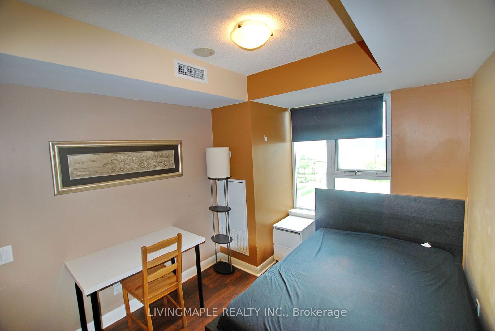 25 Town Centre Crt, unit 710 for rent