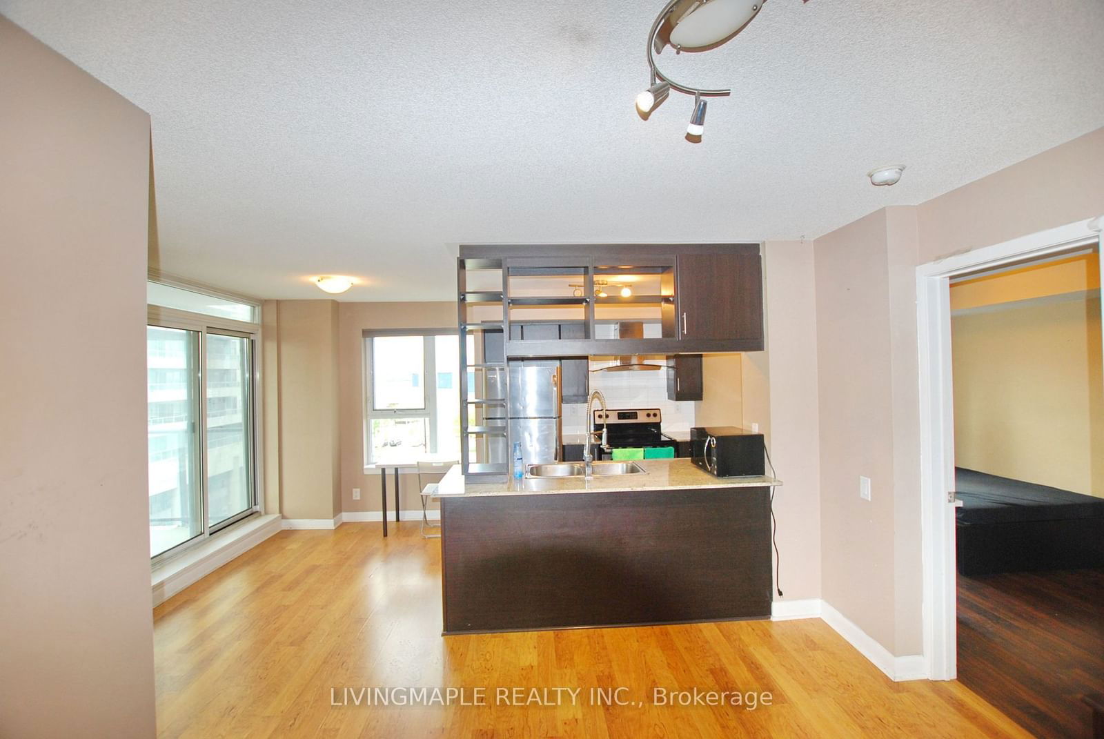 25 Town Centre Crt, unit 710 for rent