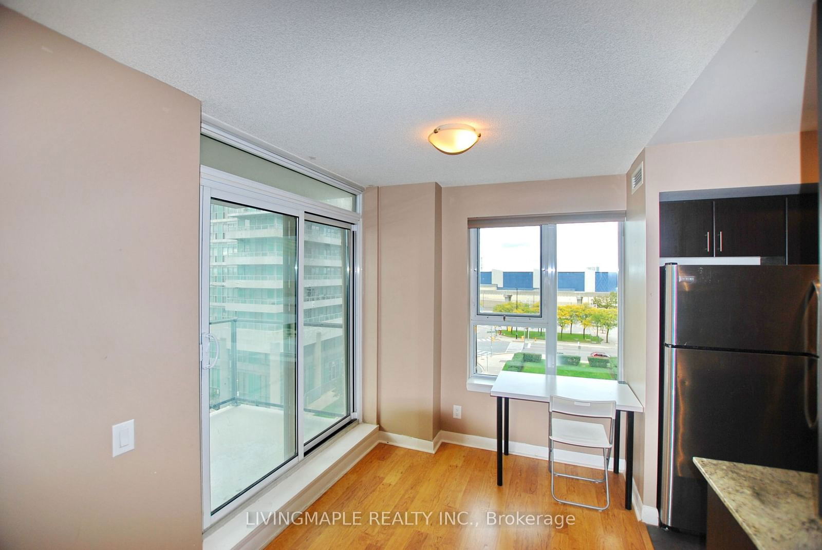 25 Town Centre Crt, unit 710 for rent