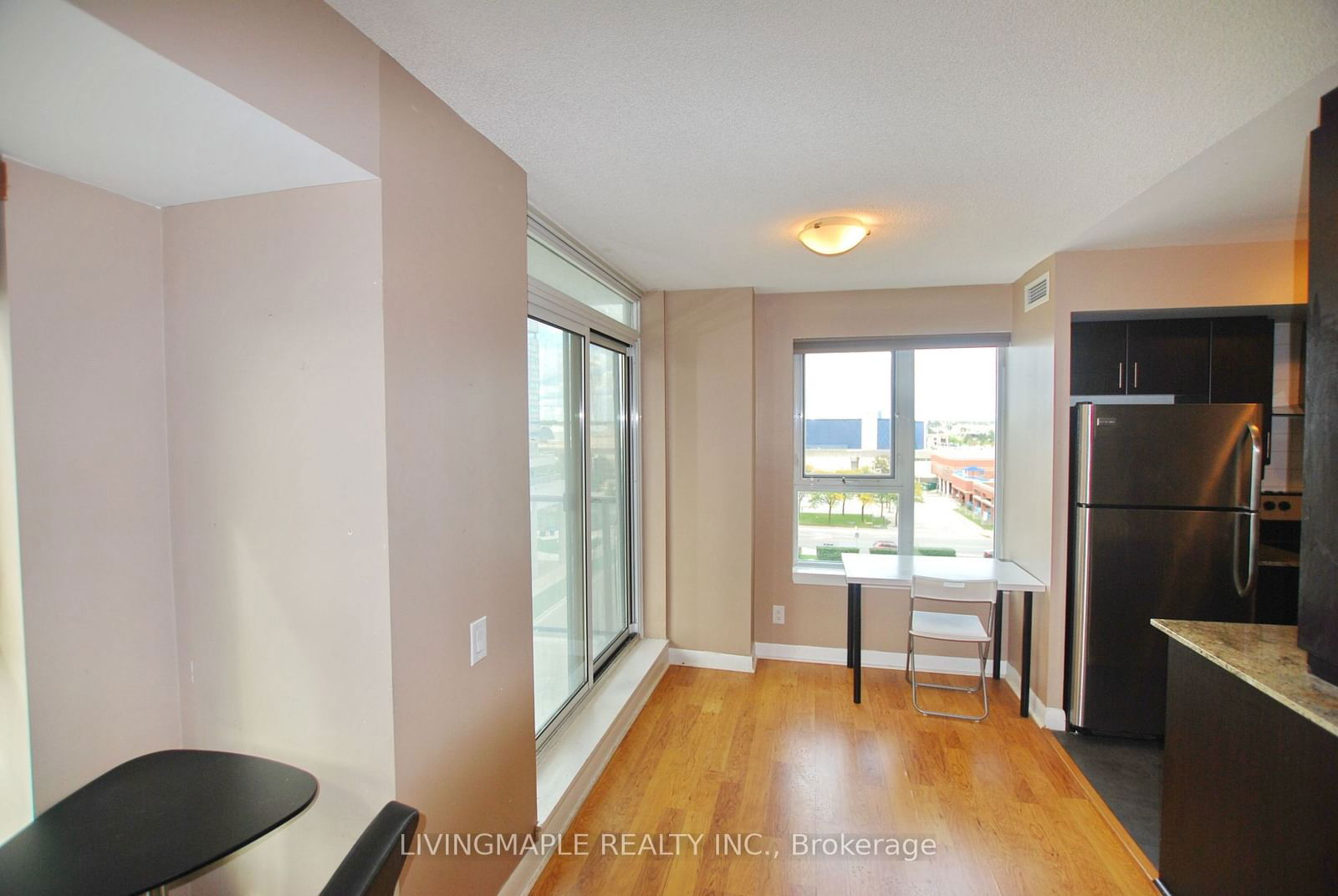 25 Town Centre Crt, unit 710 for rent