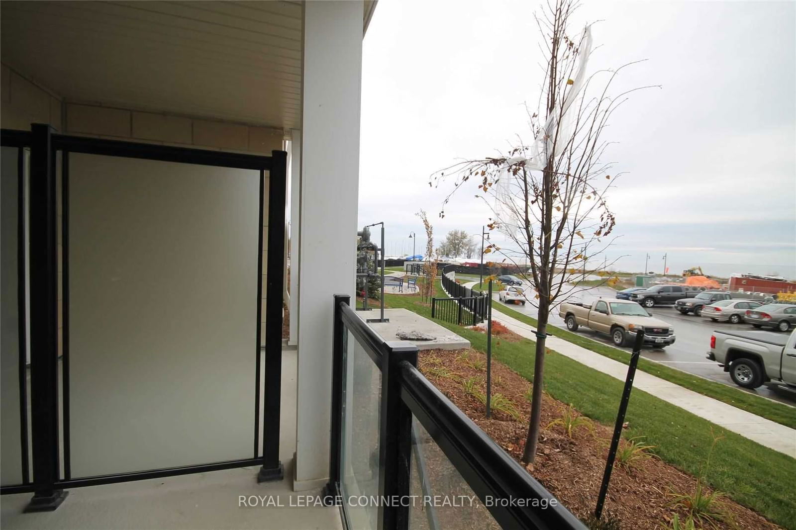 50 Lakebreeze Dr, unit 116 for rent