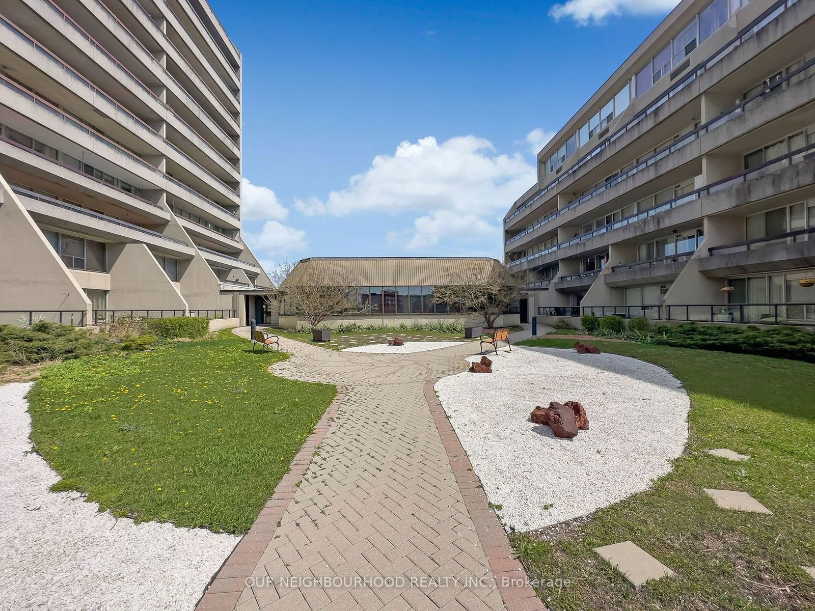 Mclaughlin Square Condos, Oshawa, Toronto