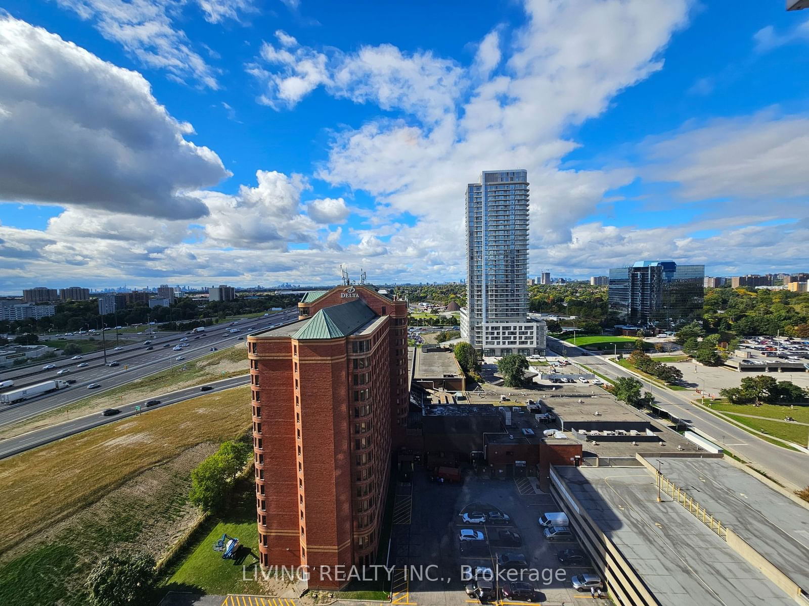 125 Village Green Sq, unit 1707 for rent