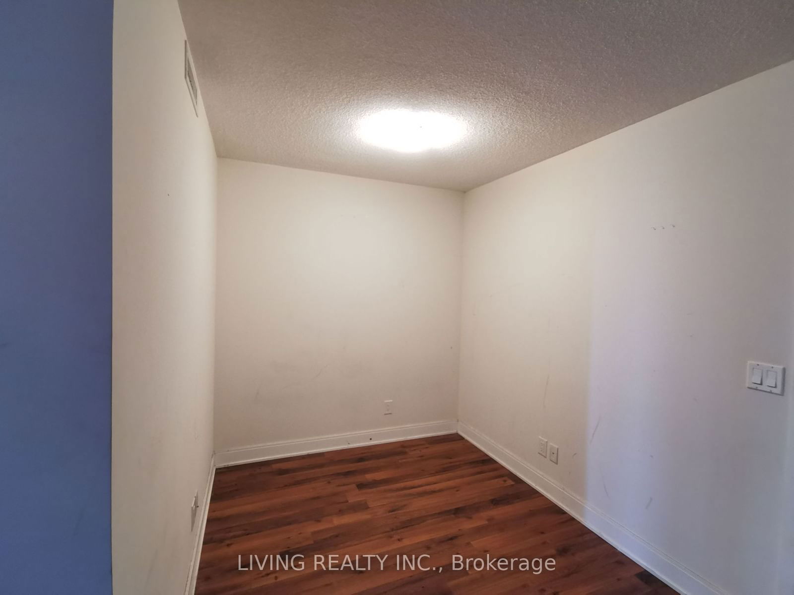 125 Village Green Sq, unit 1707 for rent