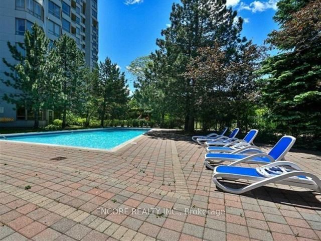 168 Bonis Ave, unit 201 for sale