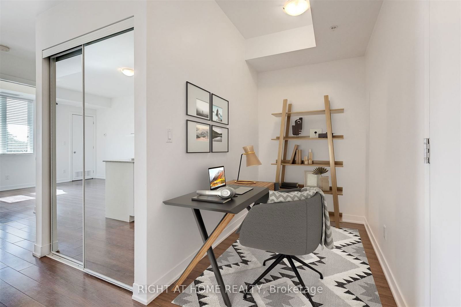 3560 St. Clair Ave E, unit 418 for sale