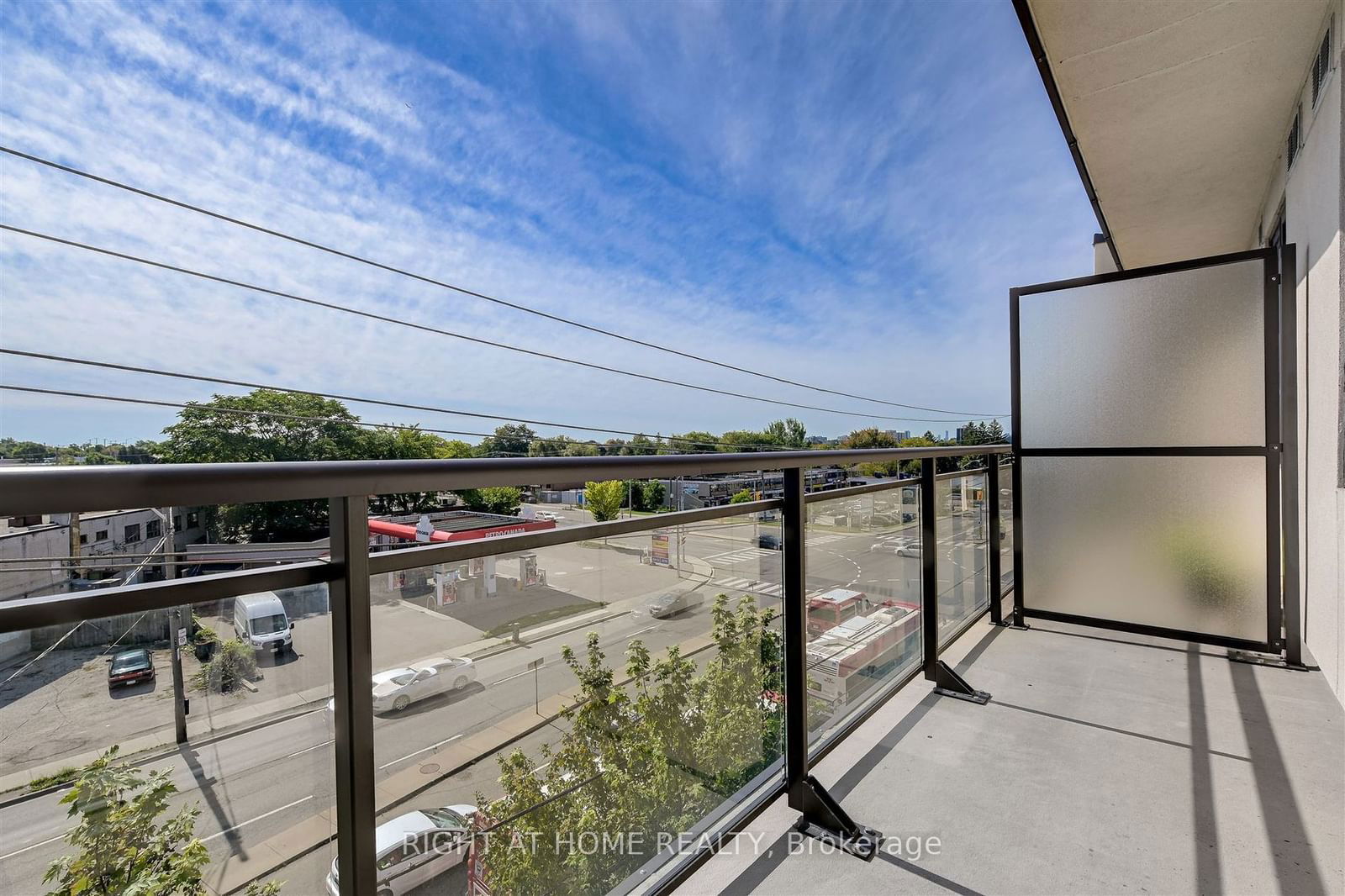 3560 St. Clair Ave E, unit 418 for sale