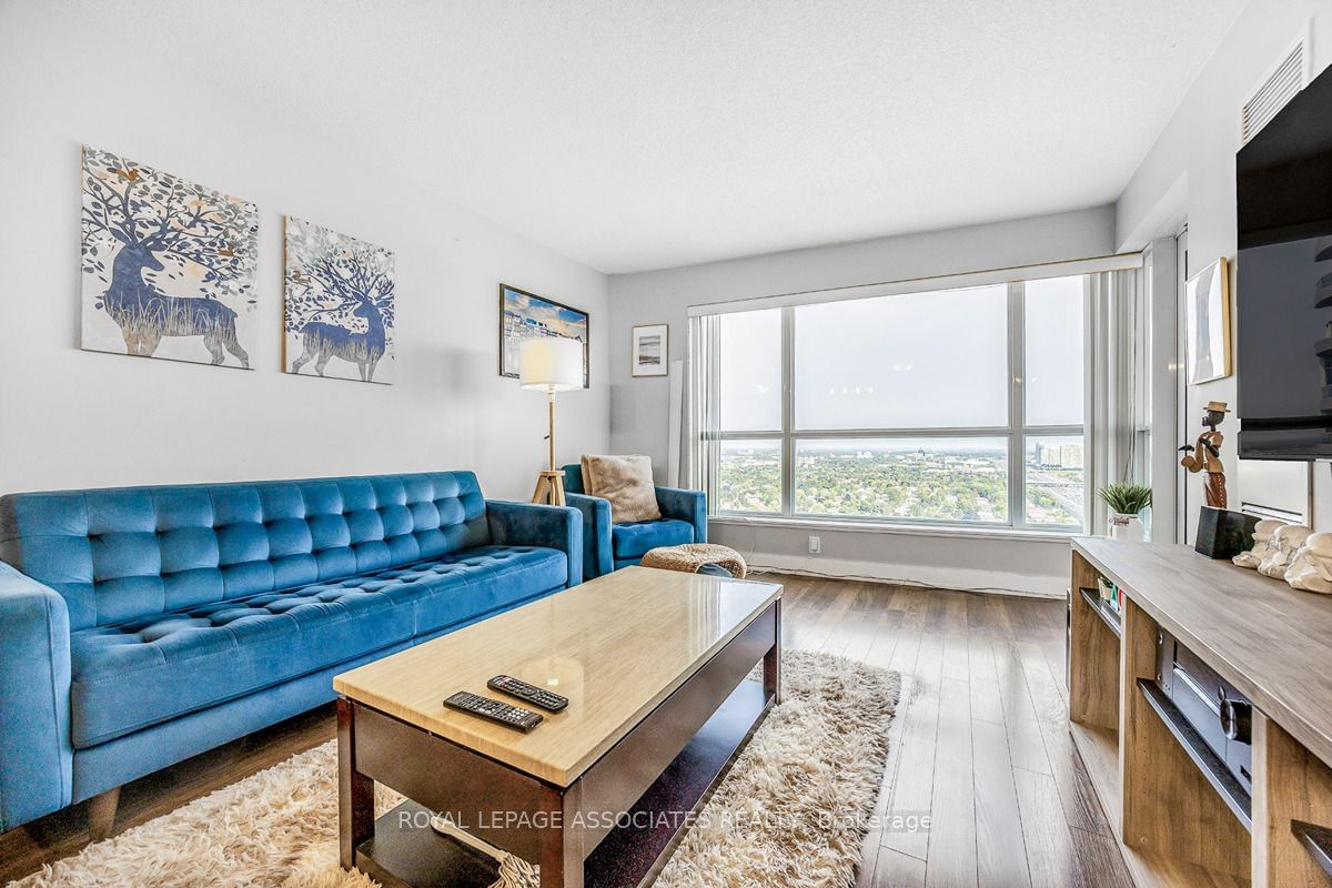 125 Village Green Sq S, unit 3512 for sale