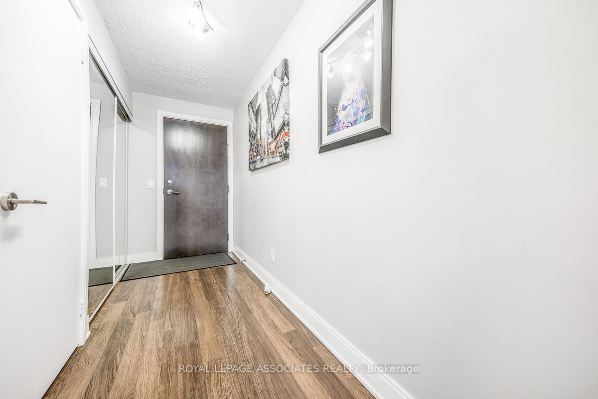 125 Village Green Sq S, unit 3512 for sale