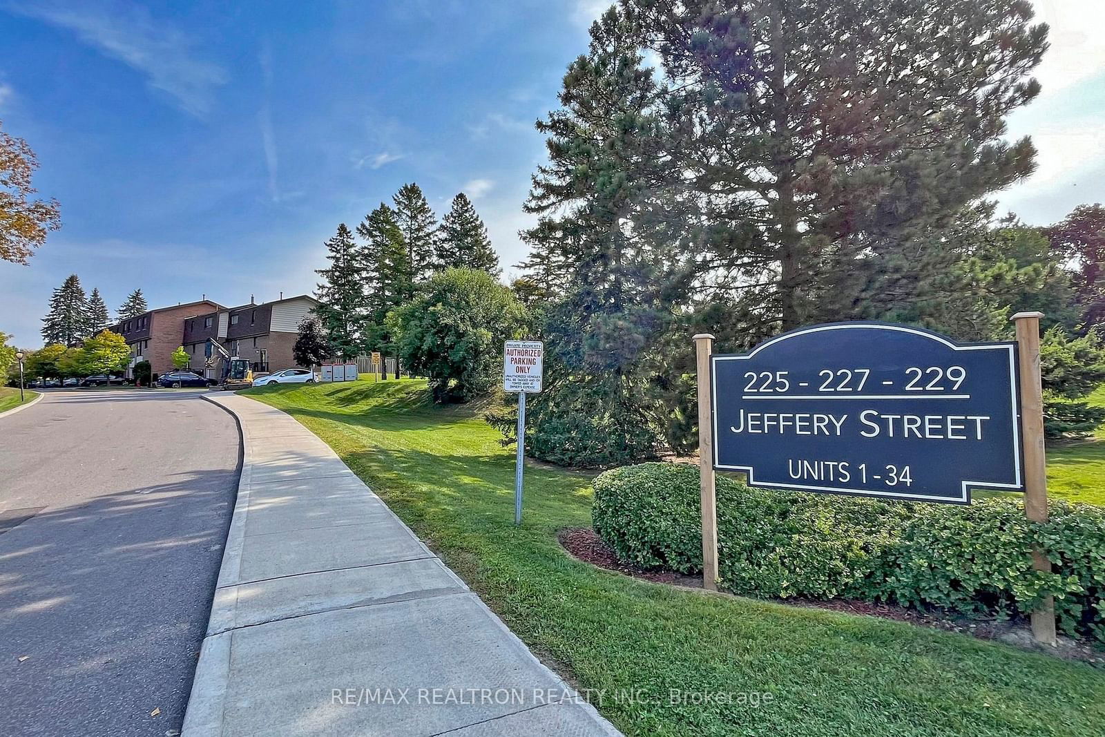 Jeffery Street Townhomes, Whitby, Toronto