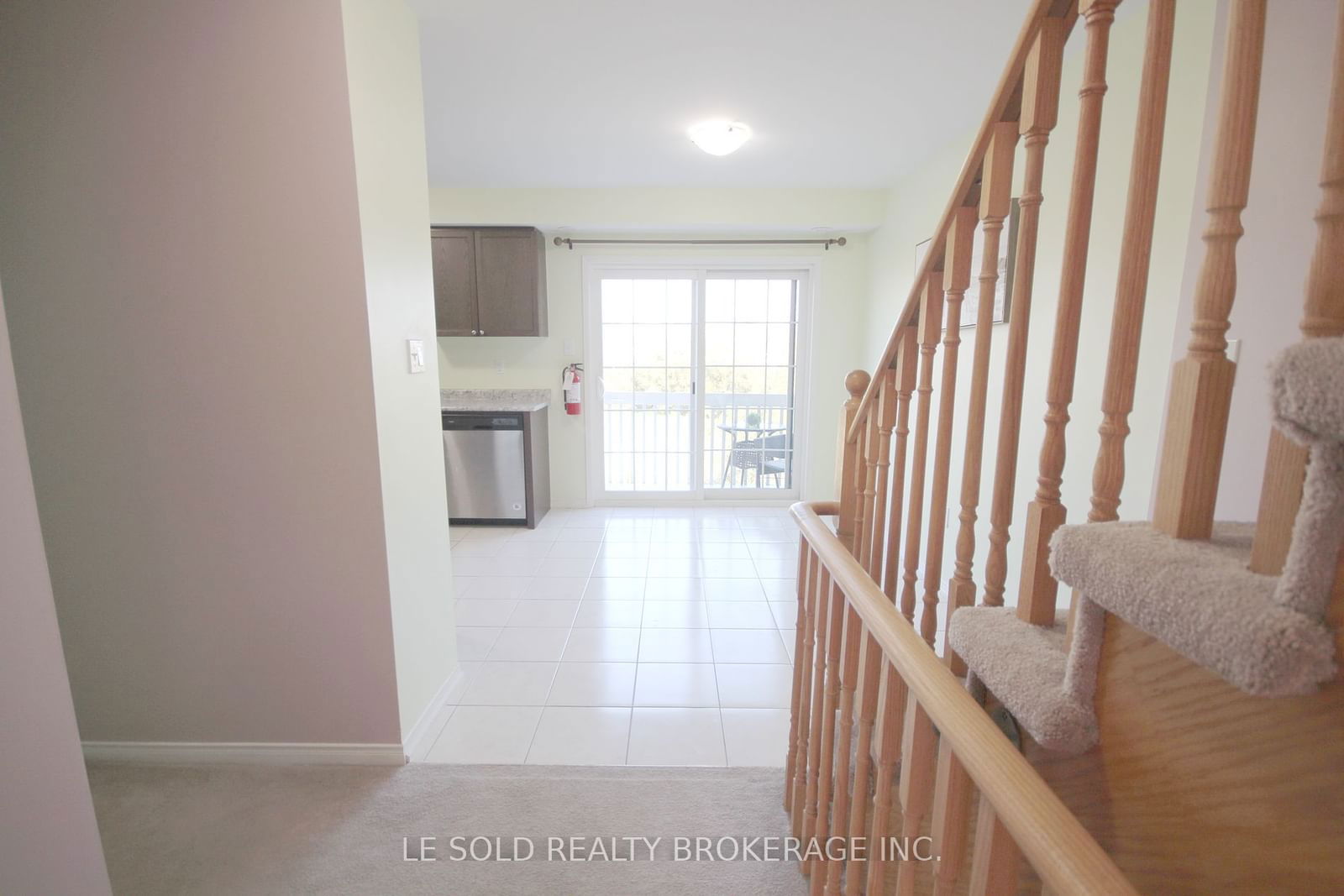 2639 Deputy Minister Path for rent 