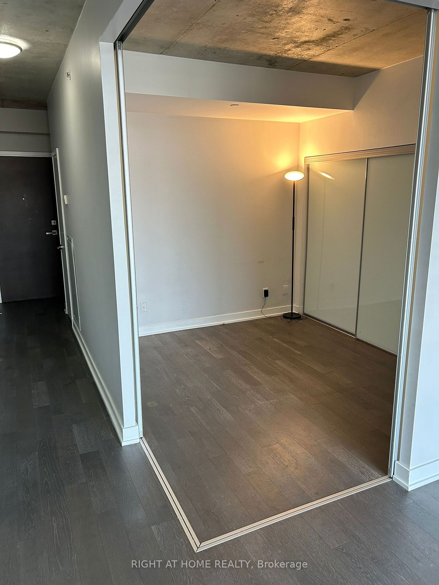 1190 Dundas St E, unit 525 for rent