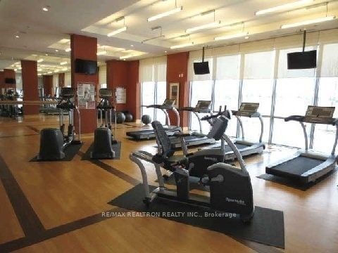 151 Village Green Sq, unit 1609 for rent