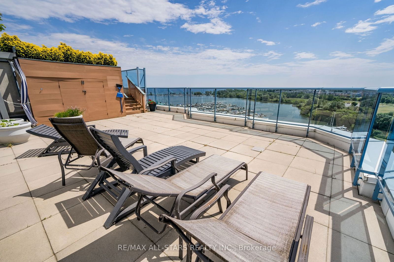 340 Watson St W, unit 106 for sale