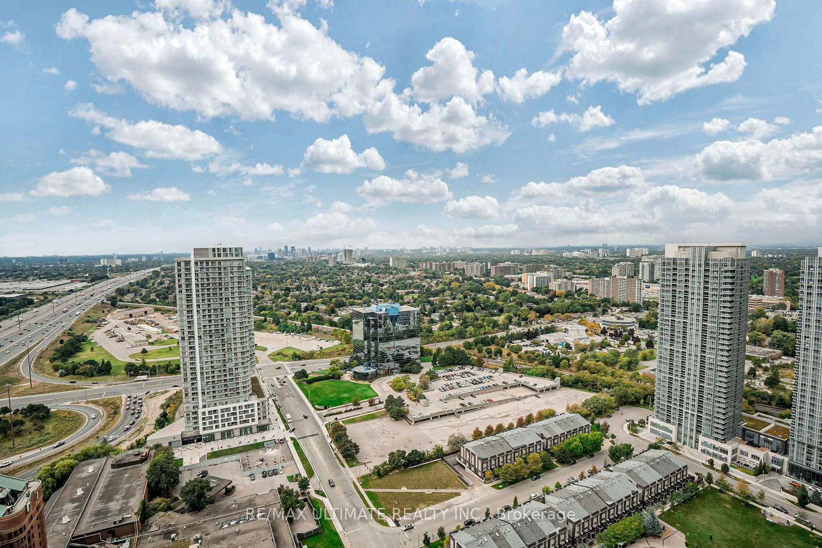 135 Village Green Sq, unit Ph-20 for sale