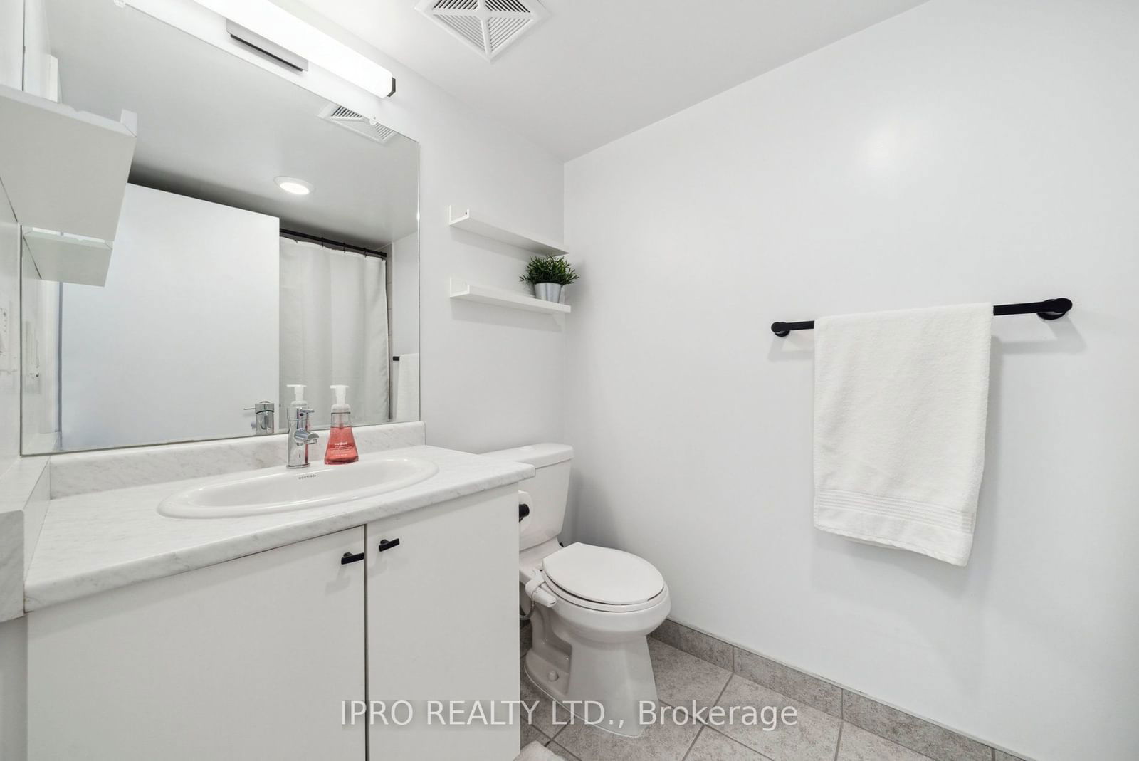 8 Trent Ave, unit 513 for rent