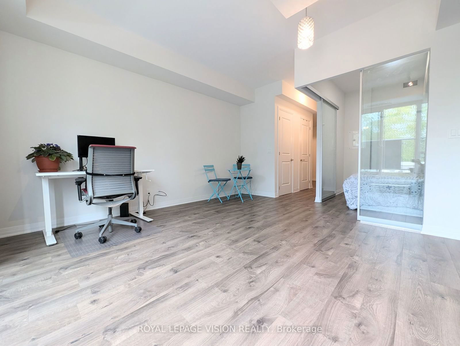 1630 Queen St E, unit 401 for rent