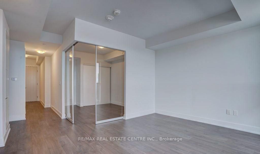 2550 Simcoe St, unit 1001 for sale