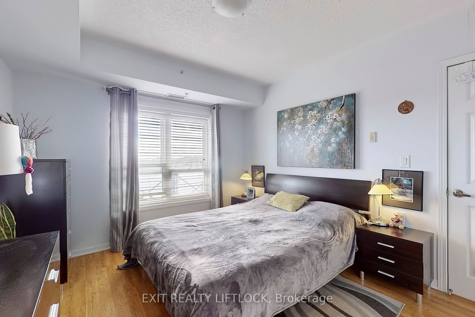 10 Mendelssohn St, unit 423 for sale